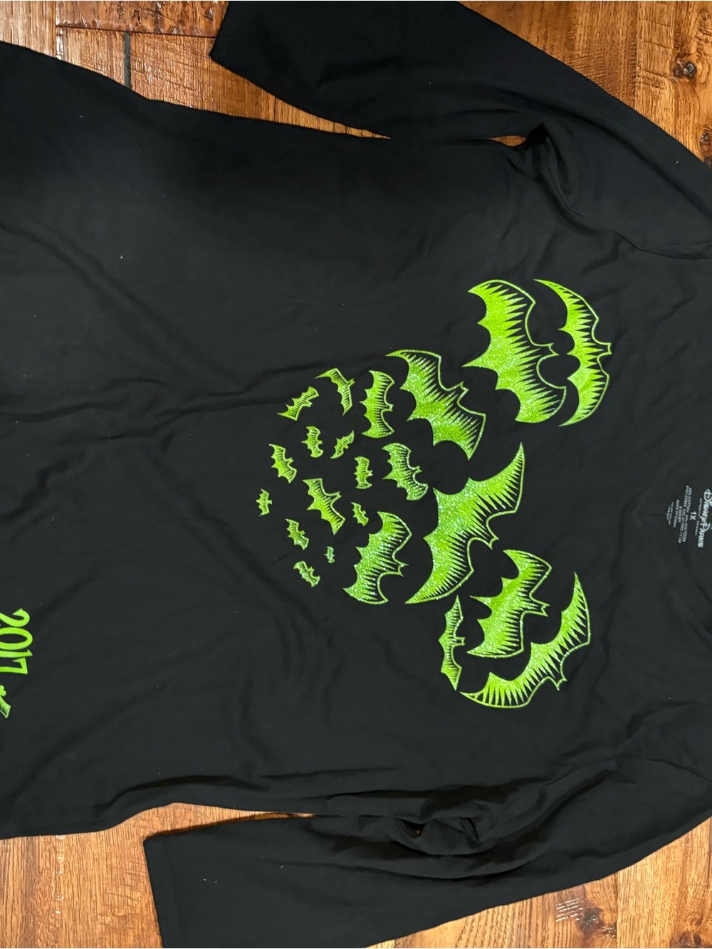 Disney Parks 2017 Halloween Mickey Bats Glow-in-the-Dark Shirt 1X